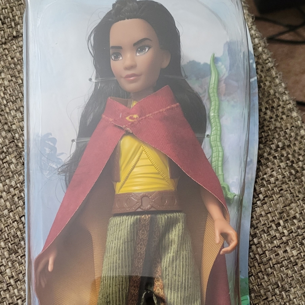 Disney Raya Doll